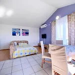 With Parking Space Raslina, Krka - 24304 Apartament *