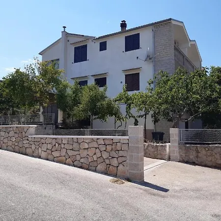 With Parking Space Raslina, Krka - 24304 公寓
