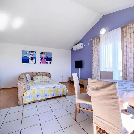 With Parking Space Raslina, Krka - 24304 شقة *