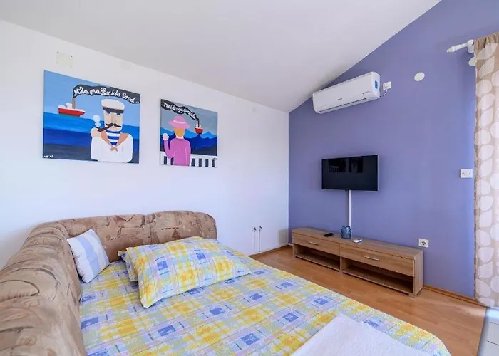 아파트 With Parking Space Raslina, Krka - 24304 *