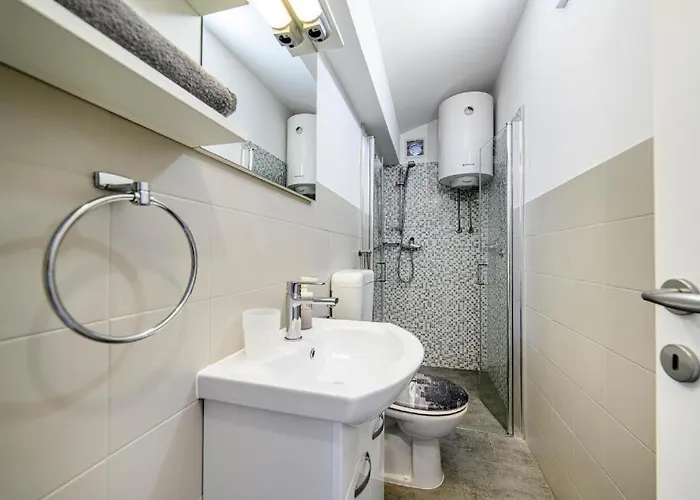 아파트 With Parking Space Raslina, Krka - 24304