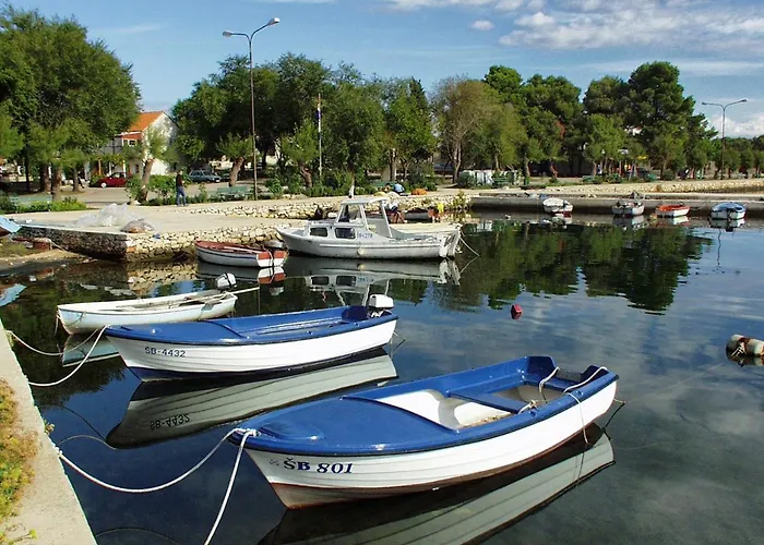 With Parking Space Raslina, Krka - 24304 아파트 *