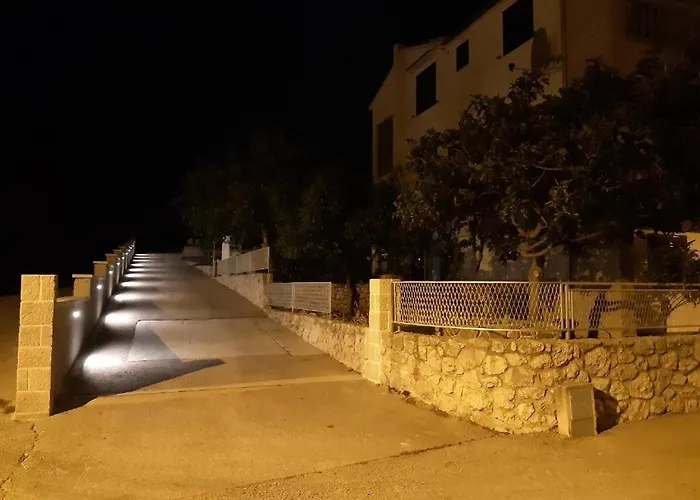 아파트 With Parking Space Raslina, Krka - 24304 Zaton (Sibenik-Knin)